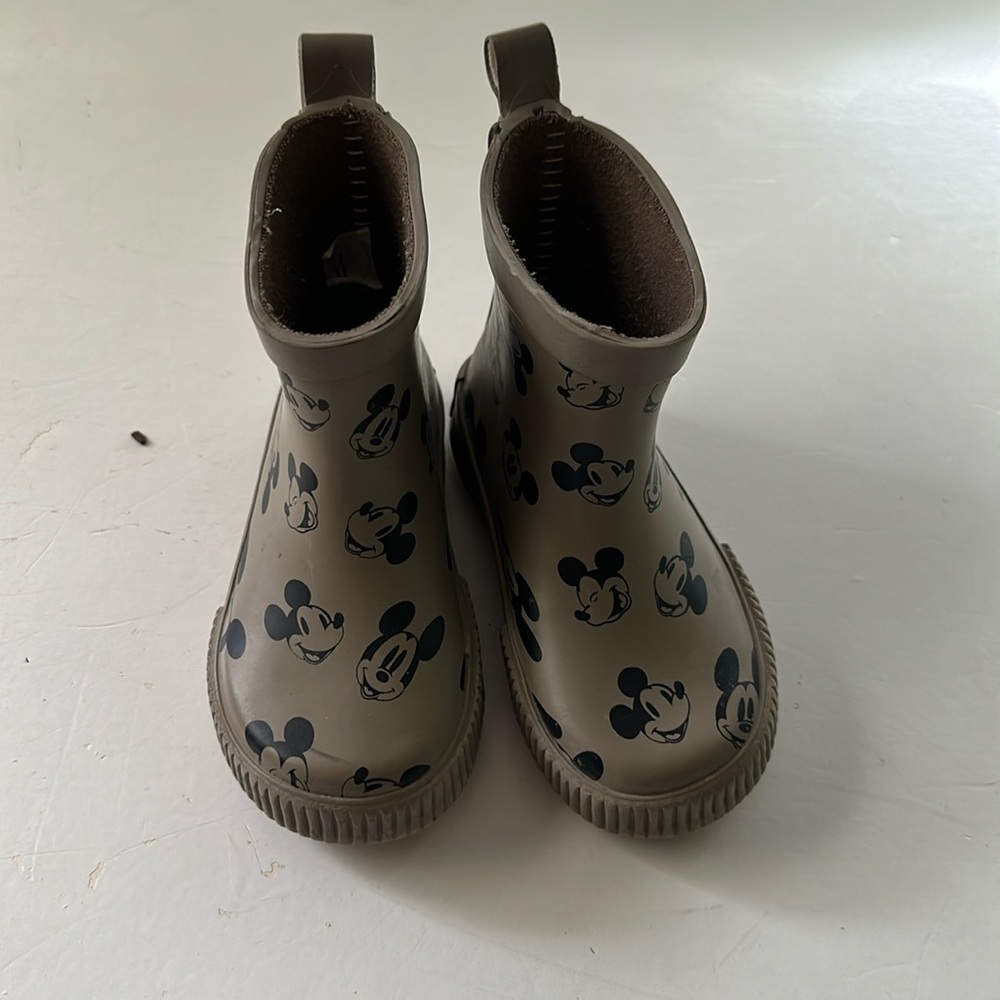 Rain boots